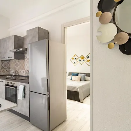 Center - San Benedetto House 2 * Кальяри